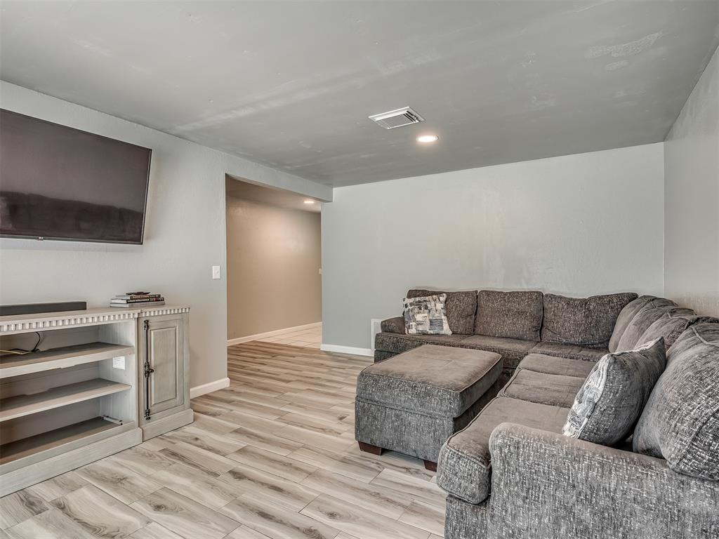 813 Branchwood Court Property Photo 8