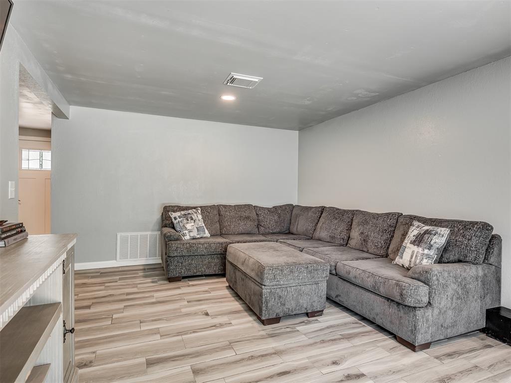813 Branchwood Court Property Photo 9