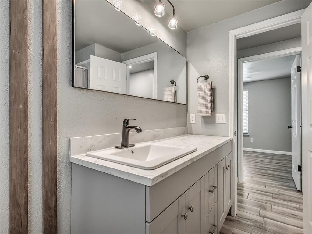 813 Branchwood Court Property Photo 34
