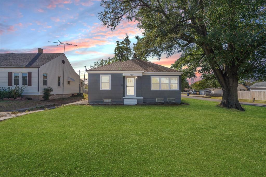 1123 W Wade Street Property Photo
