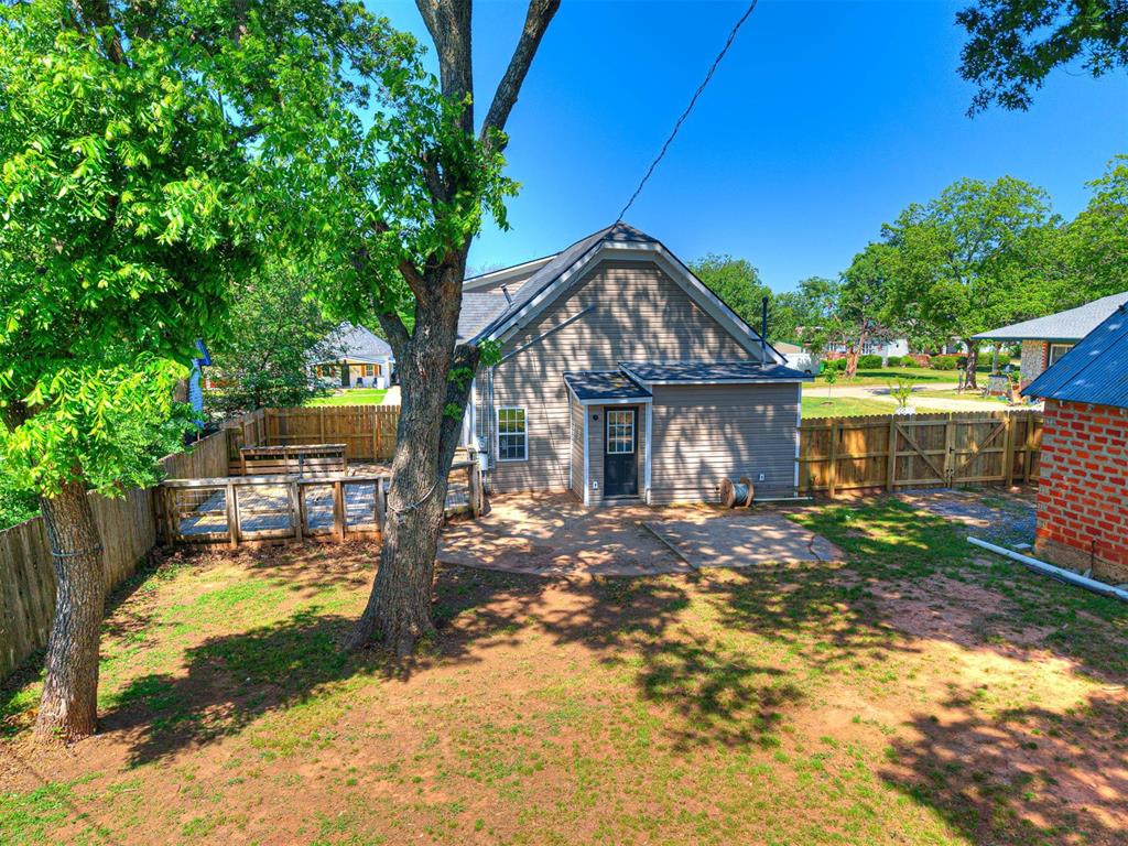 908 N Barta Avenue Property Photo 8