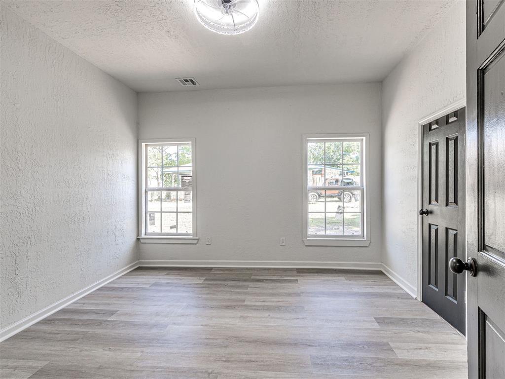 908 N Barta Avenue Property Photo 32