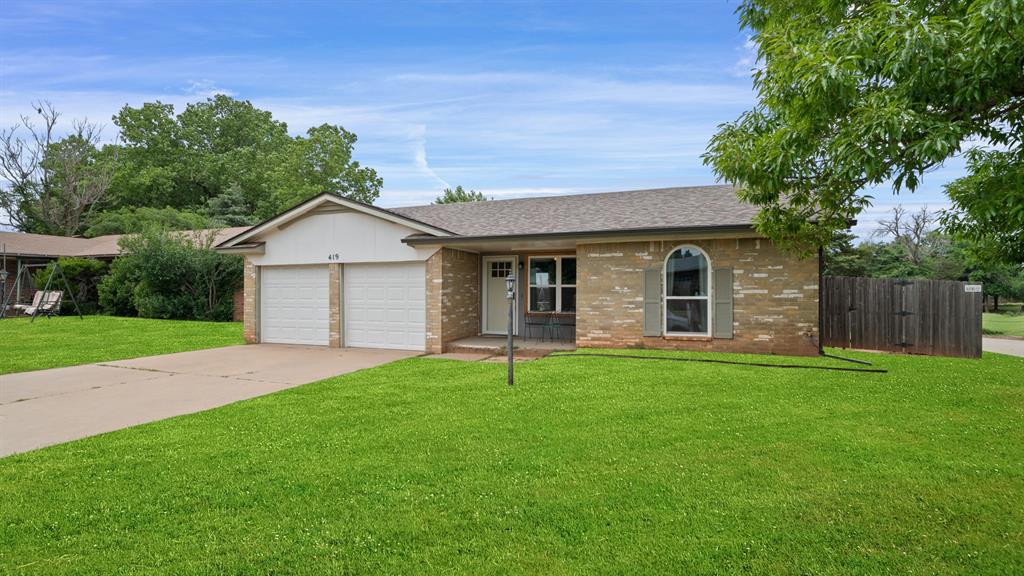 419 E Greenwood Lane Property Photo
