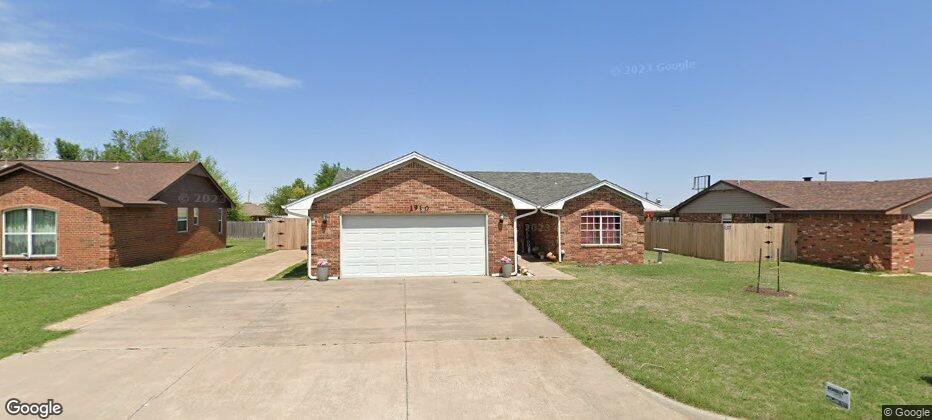 1910 Villa Drive Property Photo
