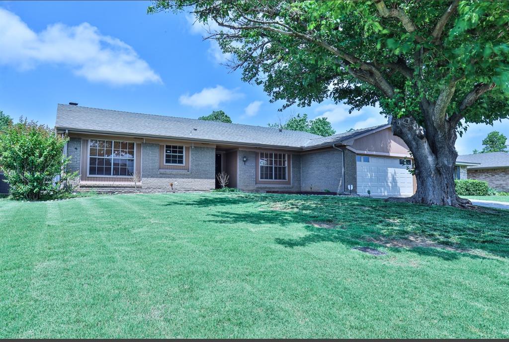 11621 Kings Circle Property Photo