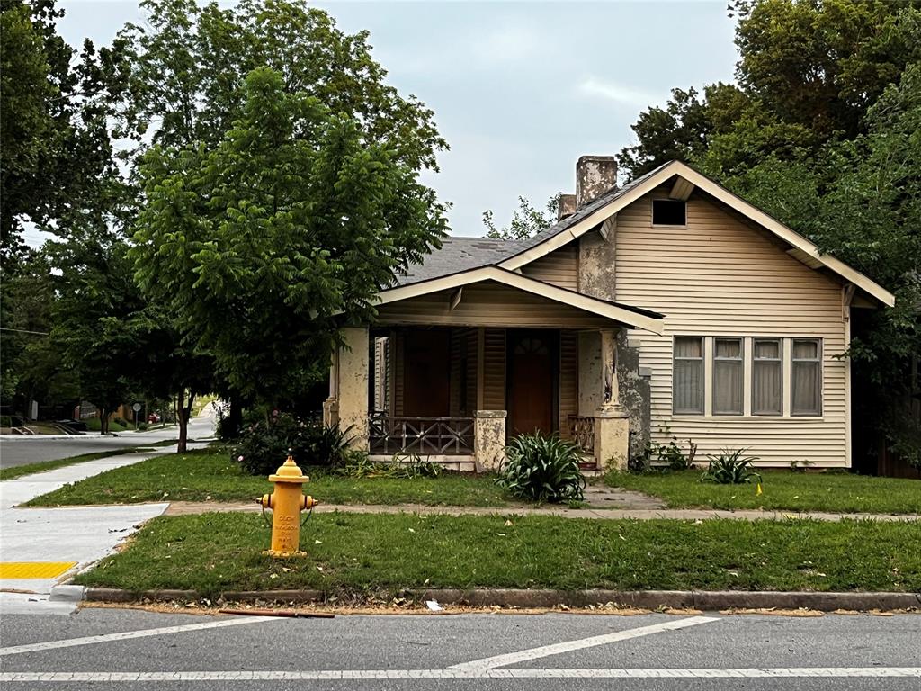 923 N Denver Avenue