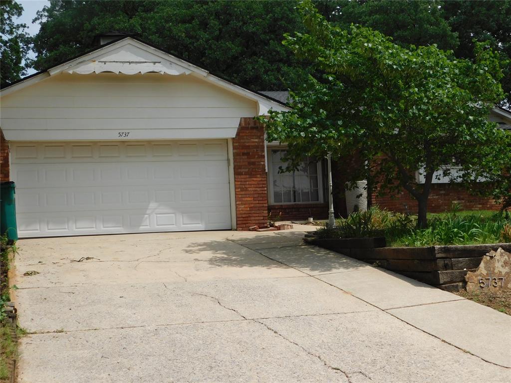 5737 NW 31st Street Property Photo 1