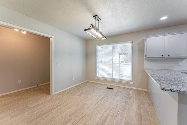 11008 Davis Street Property Photo 6