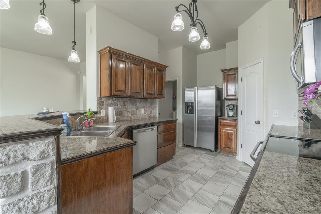 2504 Nw 180th Street Property Photo 9