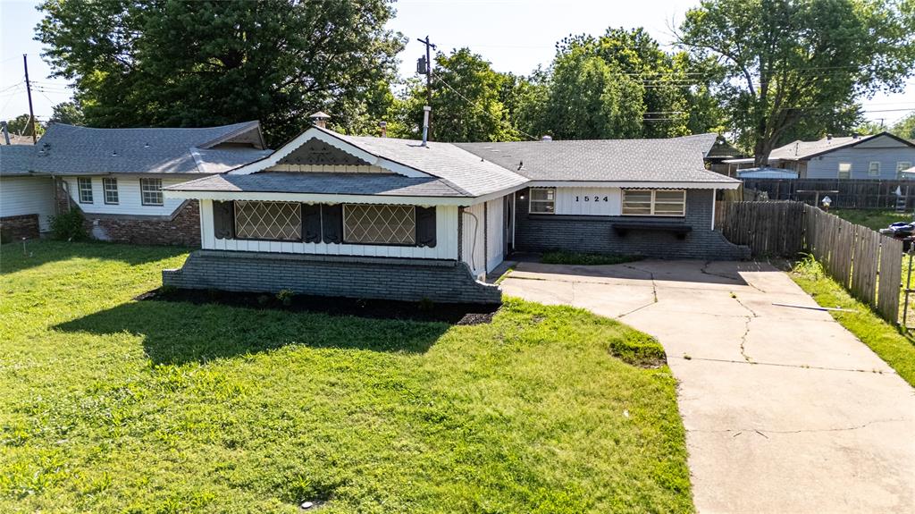 1524 Hampton Drive Property Photo 1