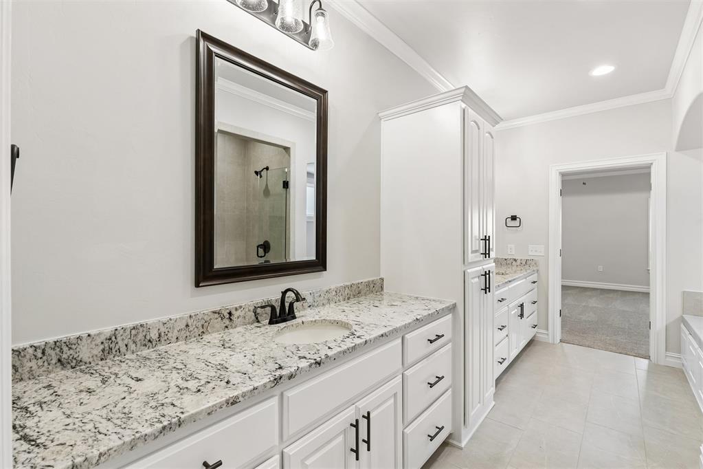 10721 Nw 154th Street Property Photo 23