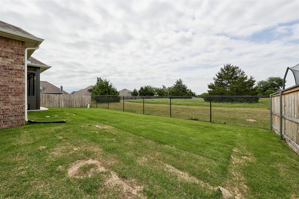 5804 Nw 159th Street Property Photo 45