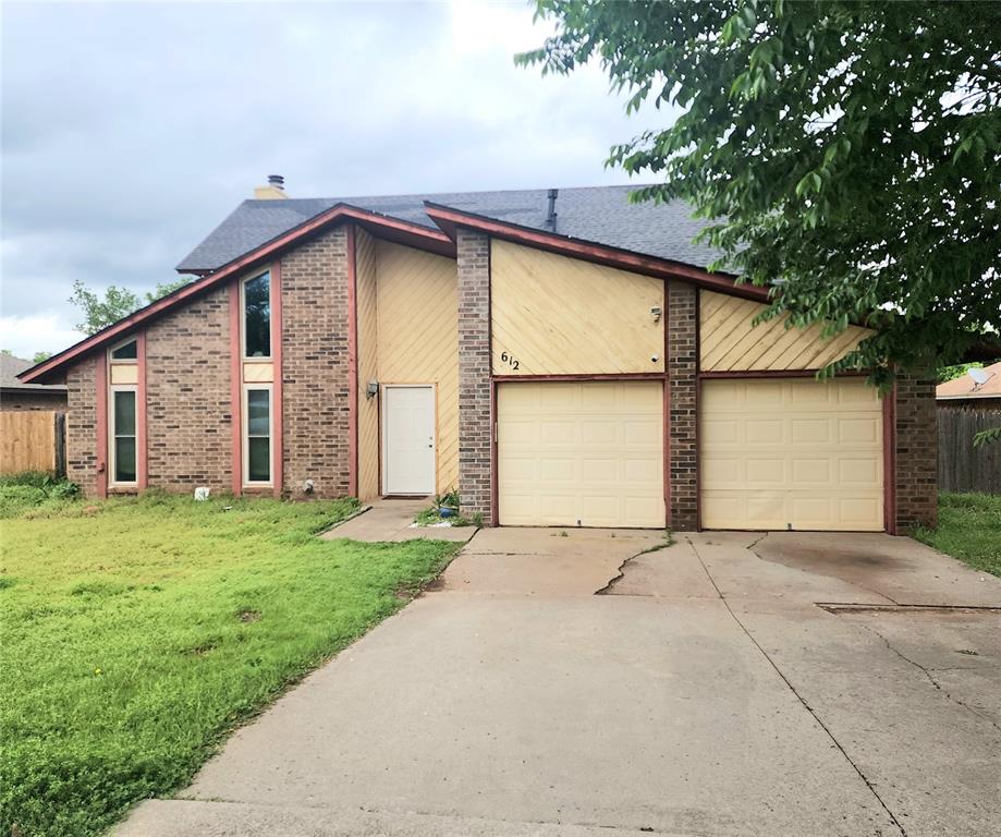 612 Lakeside Circle Property Photo 1