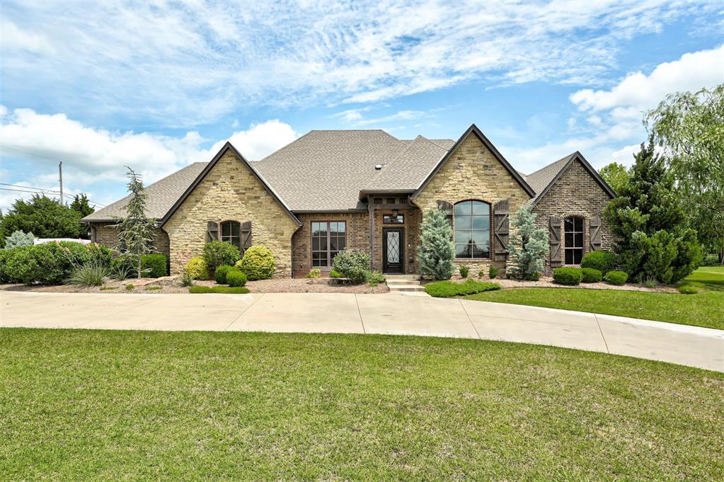 22090 White Pine Circle Property Photo 1