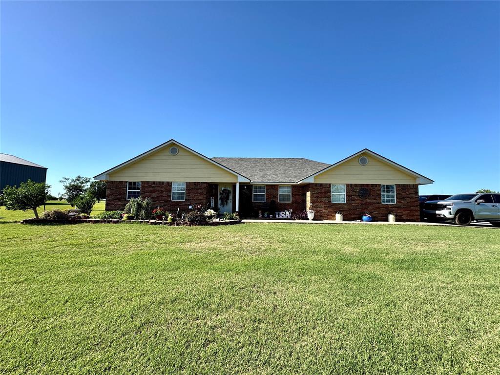 592 County Road 1366 Property Photo 1