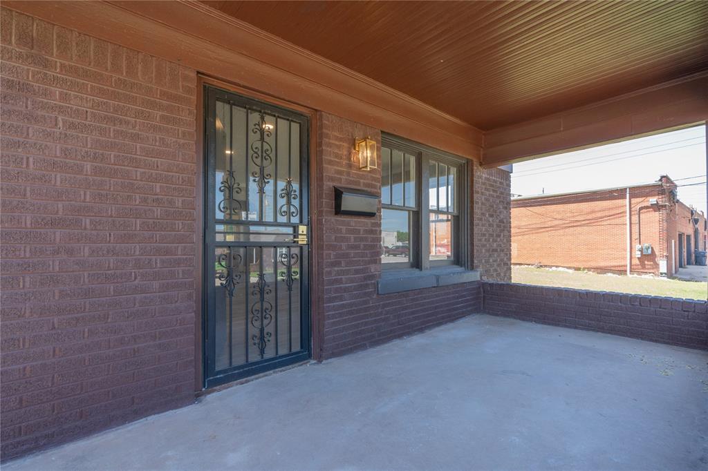 2301 N Kelham Avenue Property Photo 4