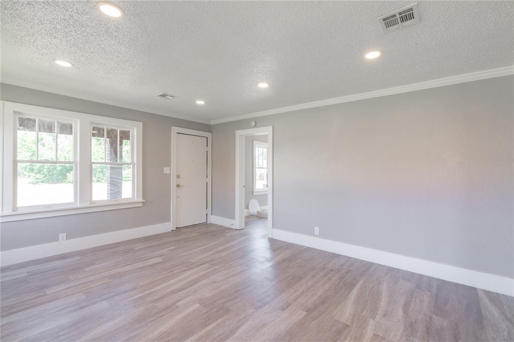 2301 N Kelham Avenue Property Photo 6