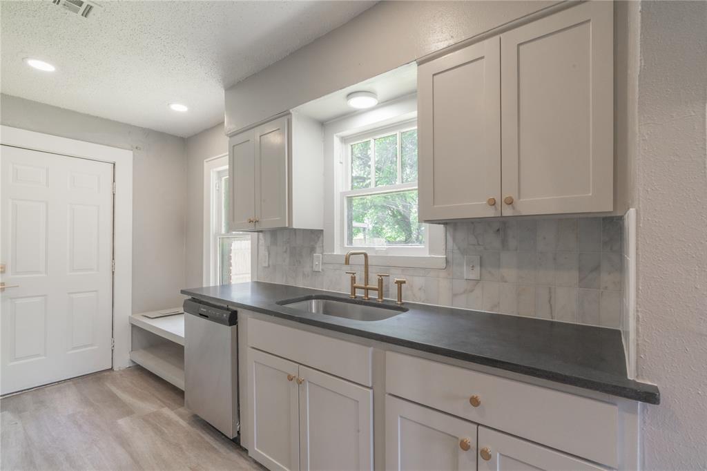 2301 N Kelham Avenue Property Photo 10