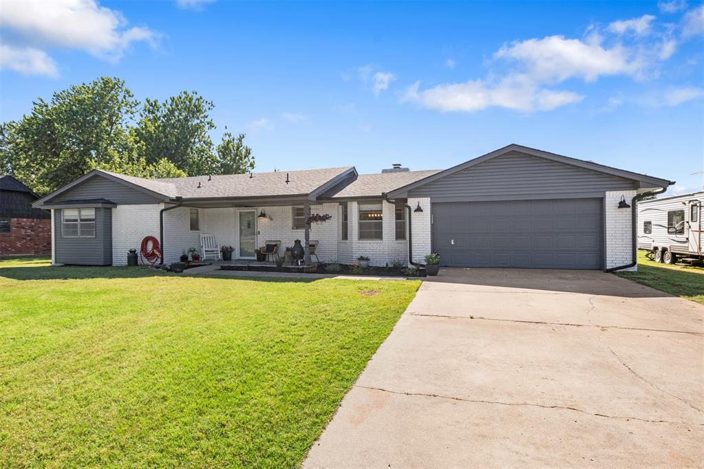 16 Clark Circle Property Photo 1