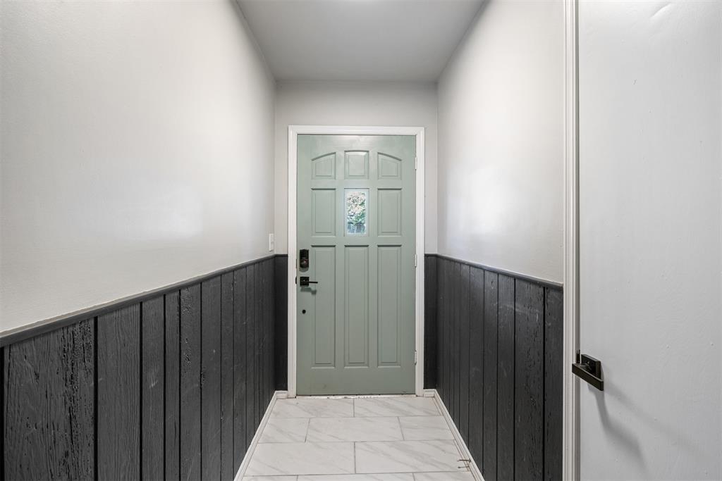 16 Clark Circle Property Photo 5