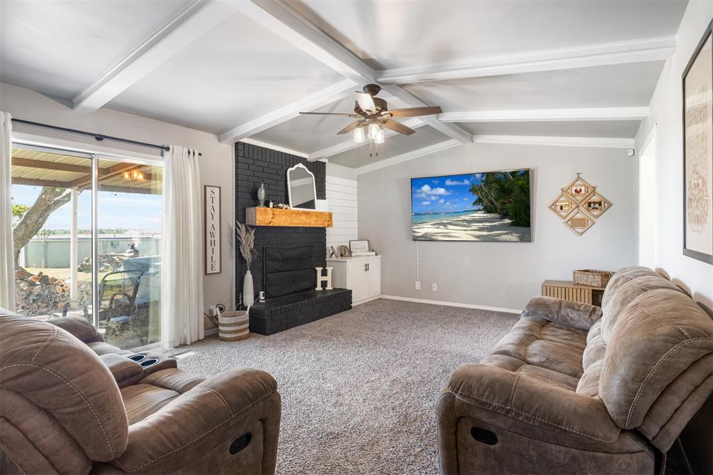 16 Clark Circle Property Photo 6