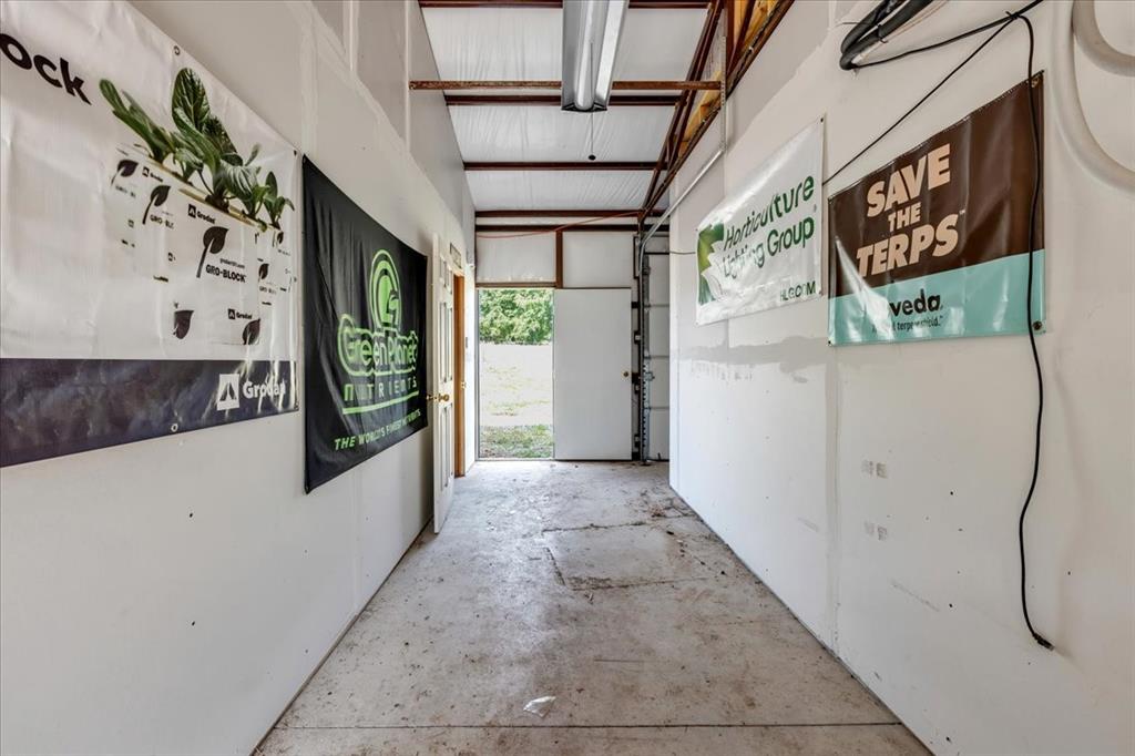 2273 County Road 1240 Property Photo 16