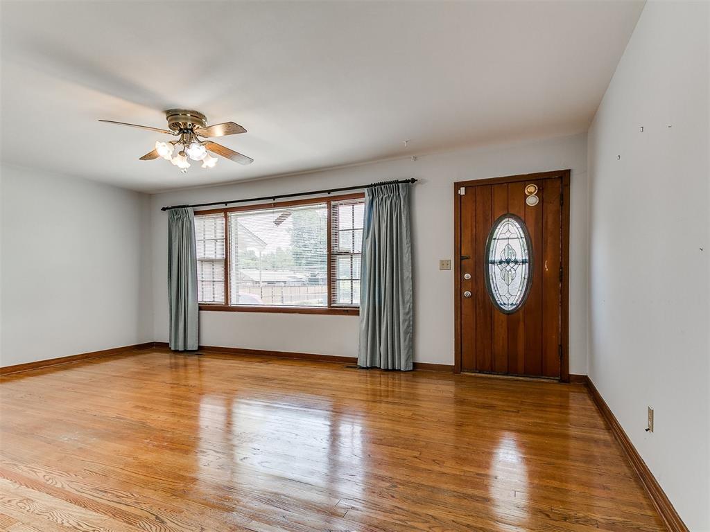 5015 S Shartel Avenue Property Photo 7