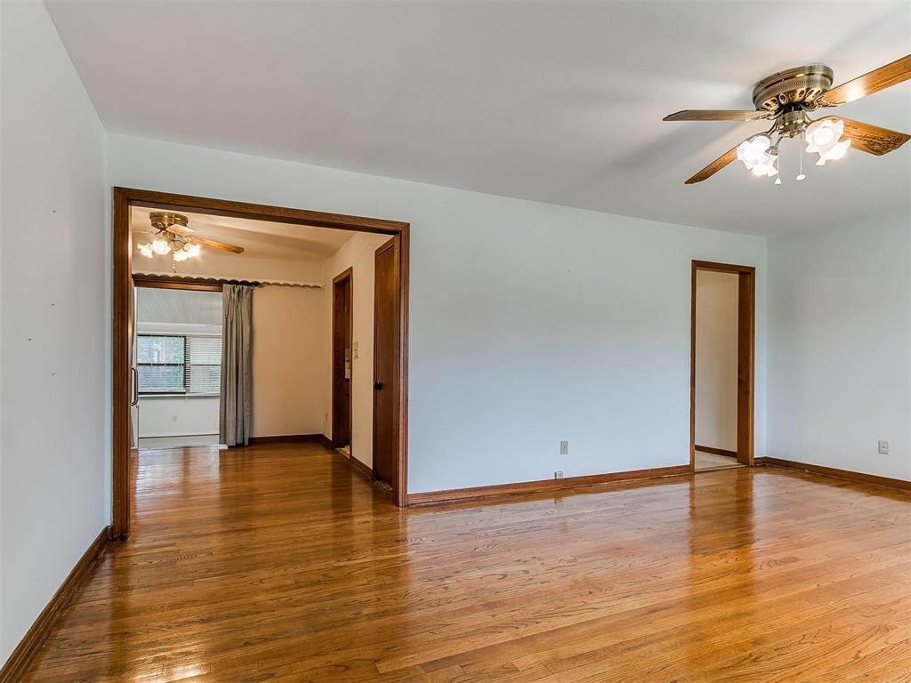 5015 S Shartel Avenue Property Photo 10