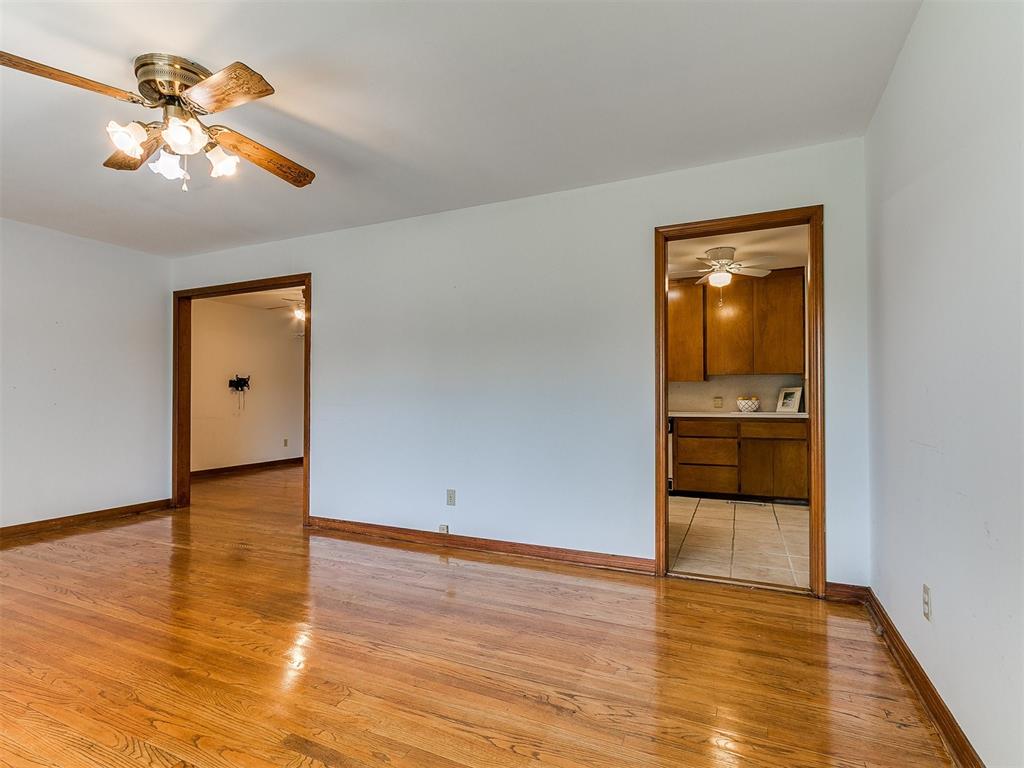 5015 S Shartel Avenue Property Photo 11