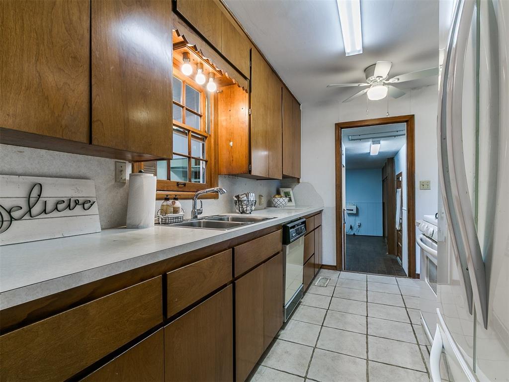 5015 S Shartel Avenue Property Photo 16