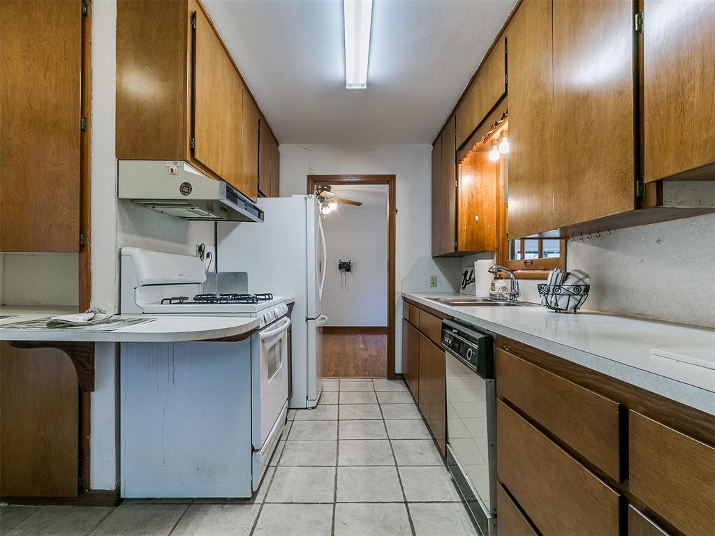 5015 S Shartel Avenue Property Photo 20