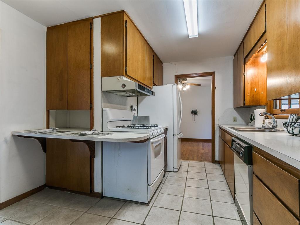 5015 S Shartel Avenue Property Photo 21