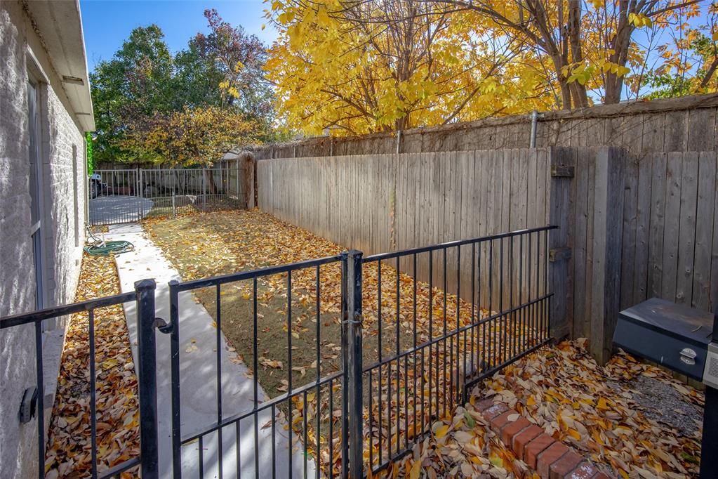 11000 Magnolia Park Property Photo 38