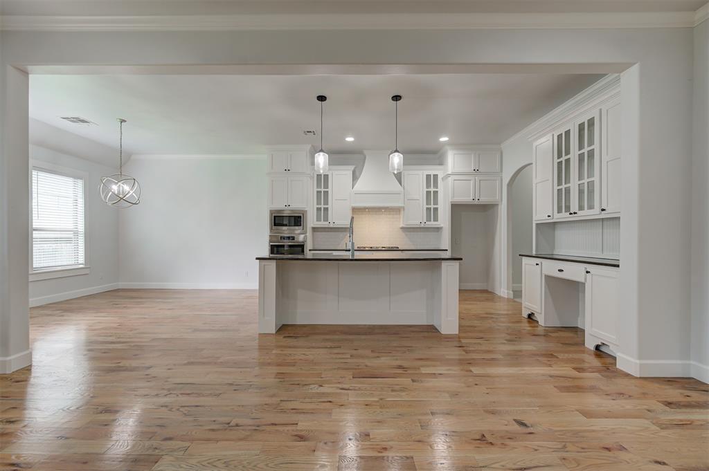 1108 Samantha Lane Property Photo 5