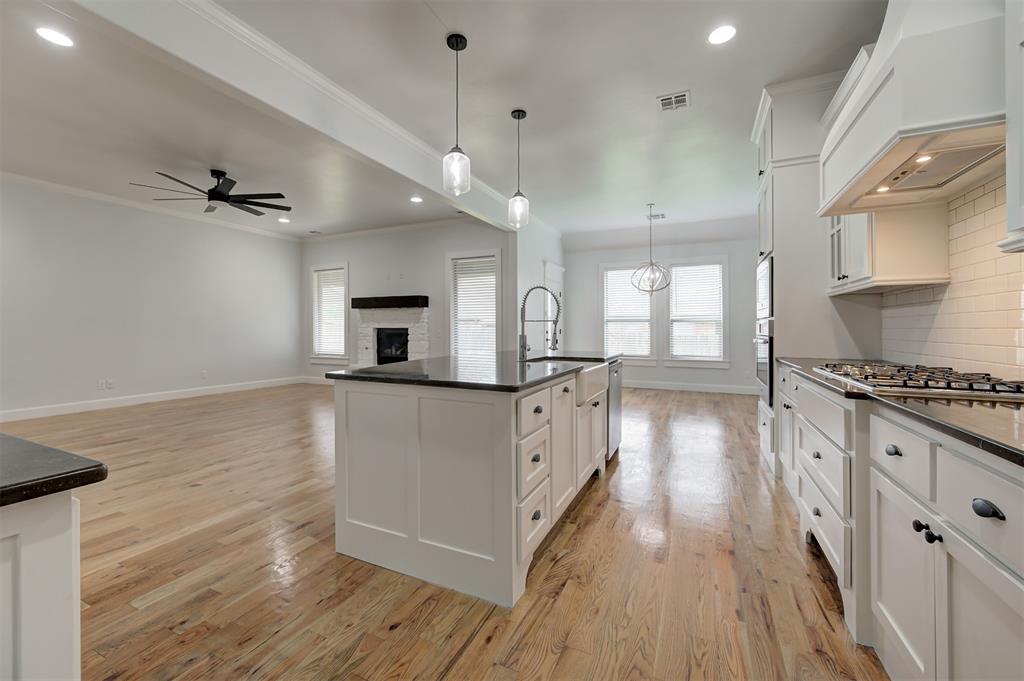 1108 Samantha Lane Property Photo 6