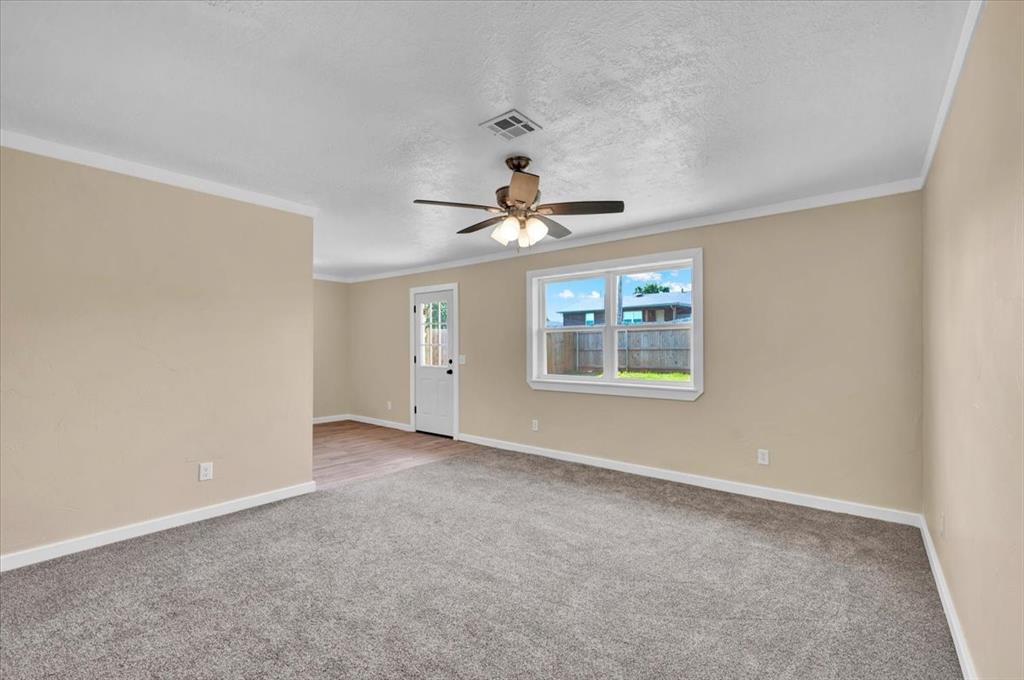3005 Arizona Avenue Property Photo 6
