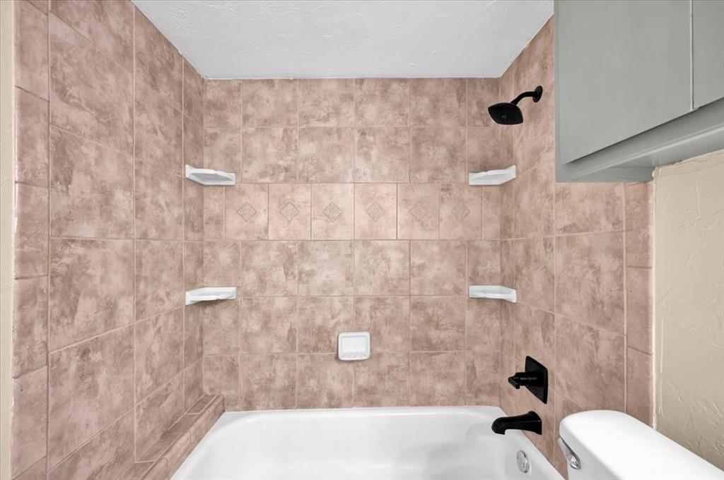 3005 Arizona Avenue Property Photo 17