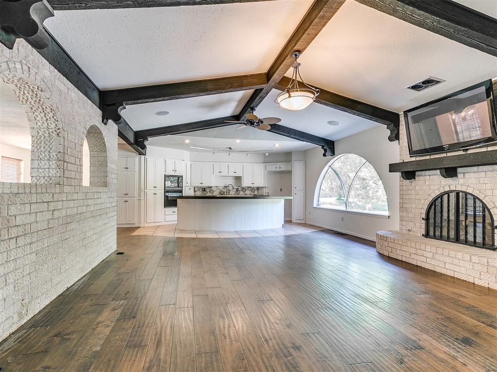 212 W Ridgewood Drive Property Photo 9