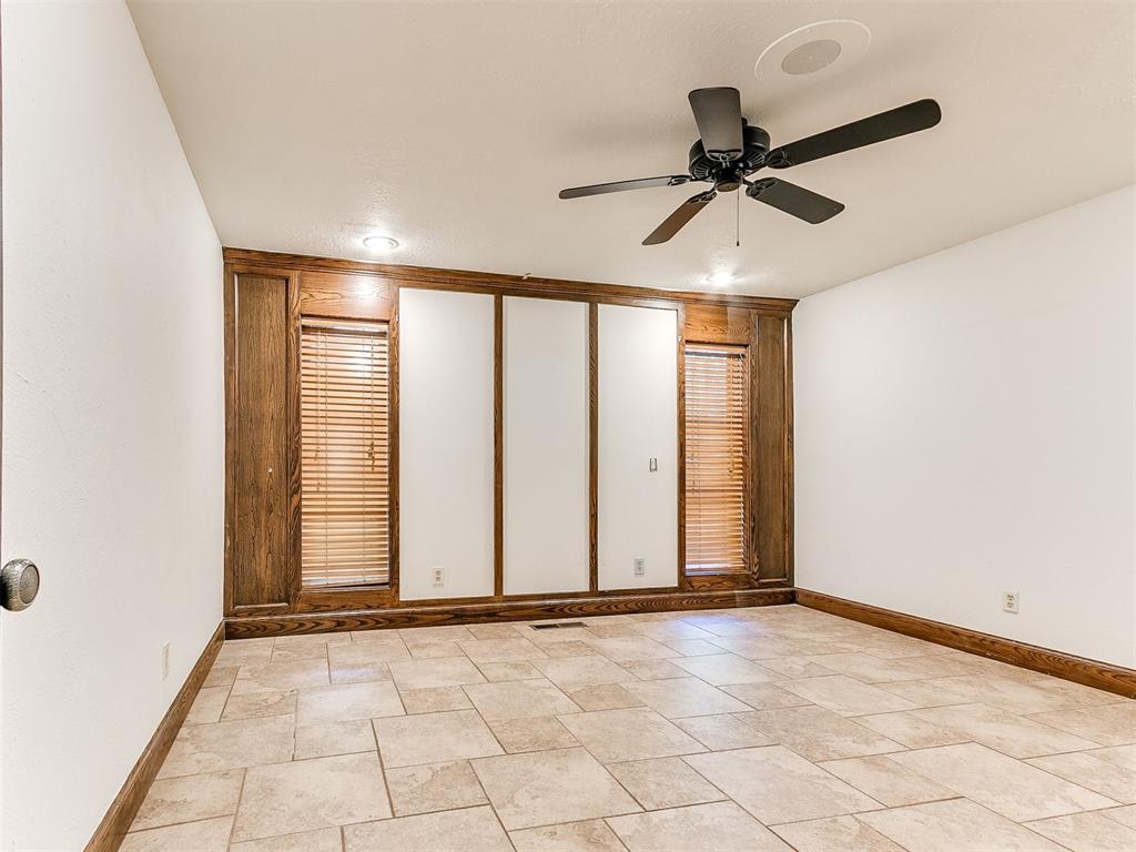 212 W Ridgewood Drive Property Photo 17