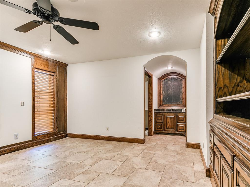 212 W Ridgewood Drive Property Photo 18