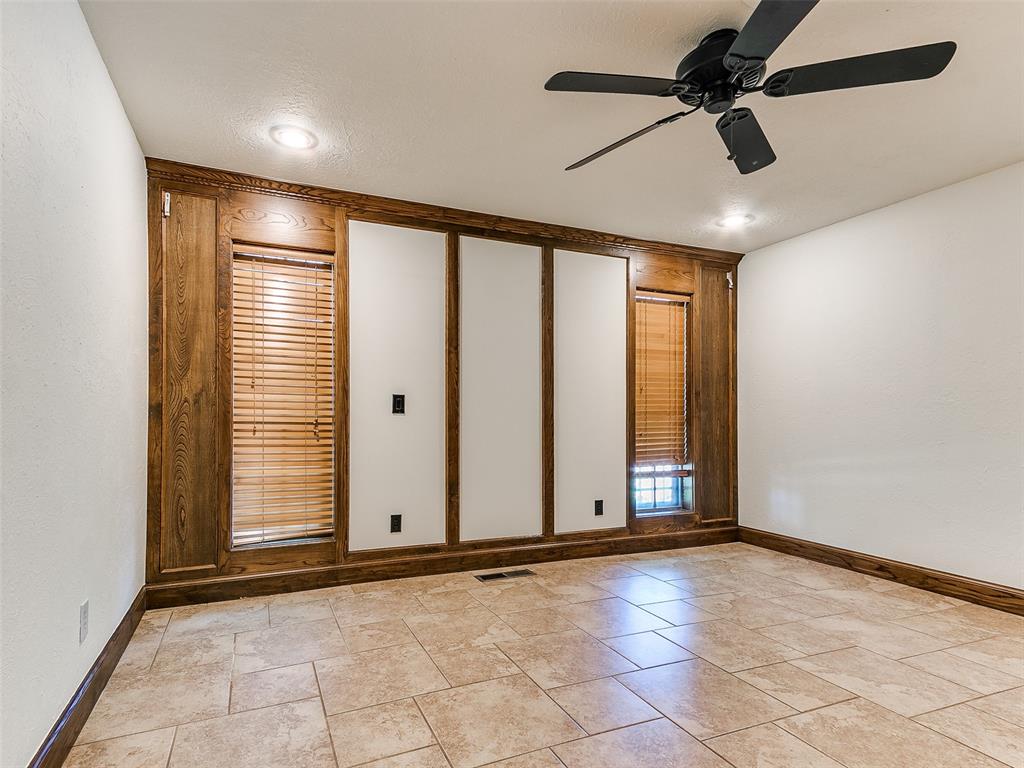 212 W Ridgewood Drive Property Photo 29