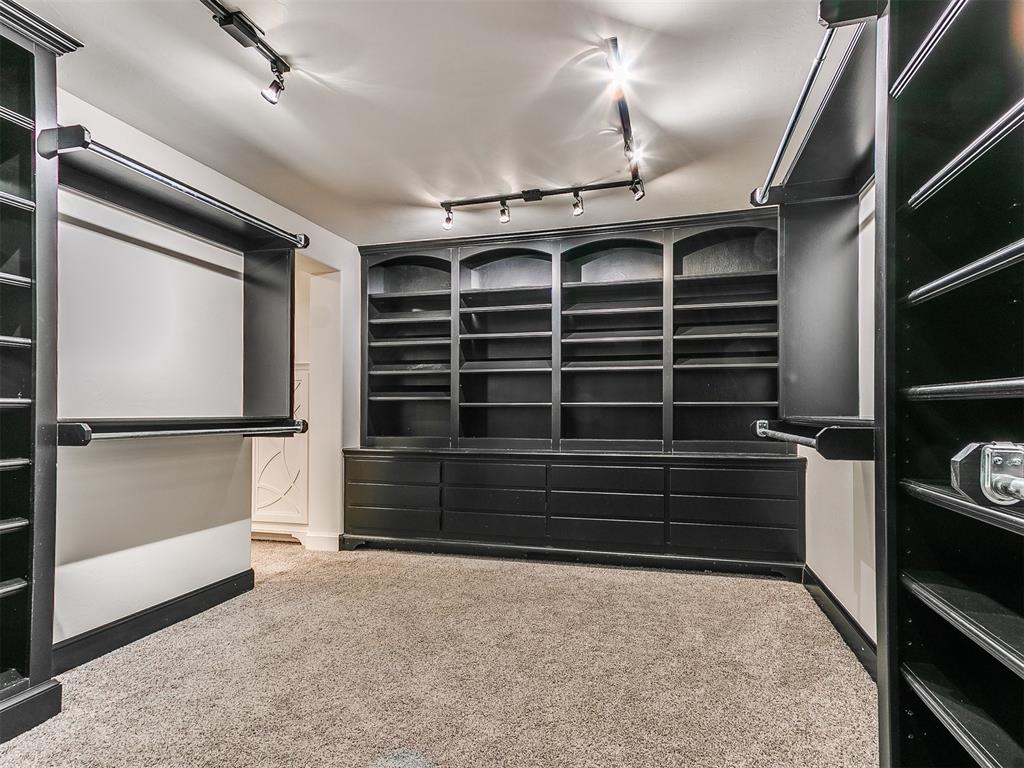 212 W Ridgewood Drive Property Photo 32