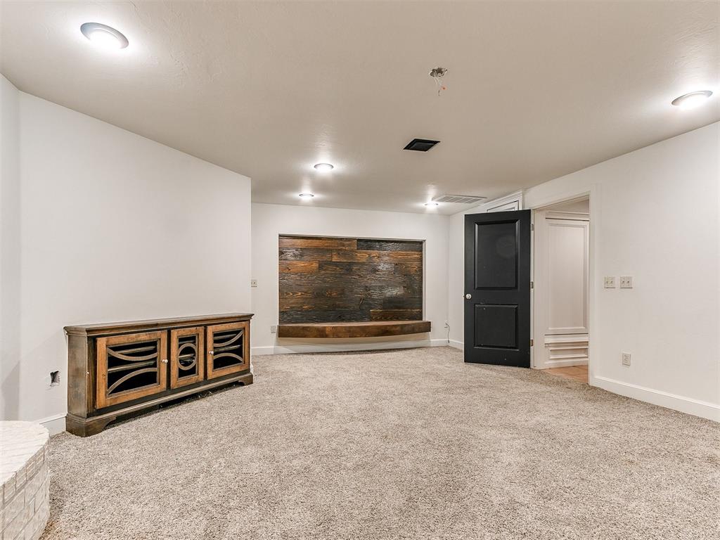 212 W Ridgewood Drive Property Photo 36