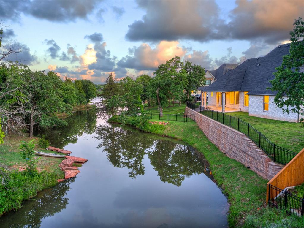 1117 Falls Bridge Court Property Photo 3