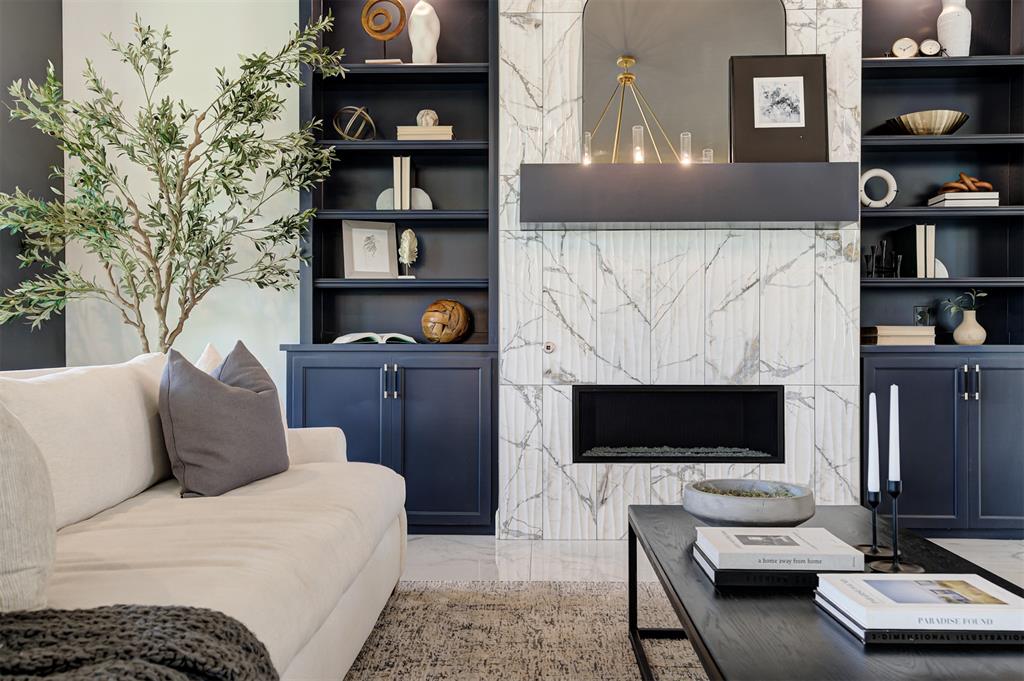 1117 Falls Bridge Court Property Photo 5