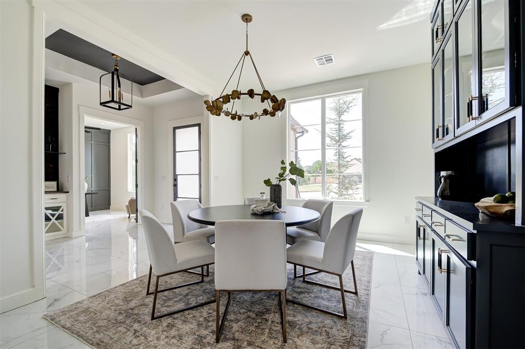 1117 Falls Bridge Court Property Photo 8