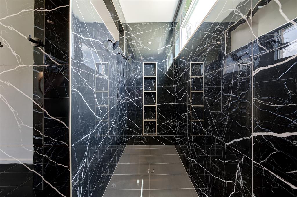 1117 Falls Bridge Court Property Photo 27