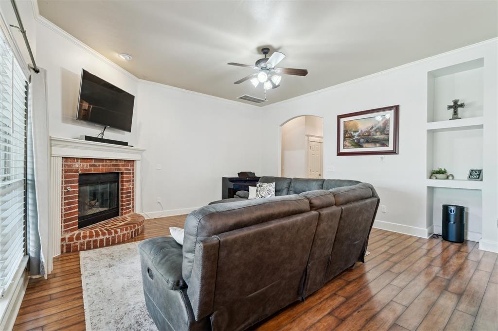 4605 Nw 161st Street Property Photo 9