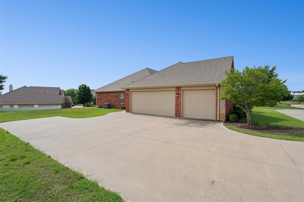 607 Pool Place Property Photo 4