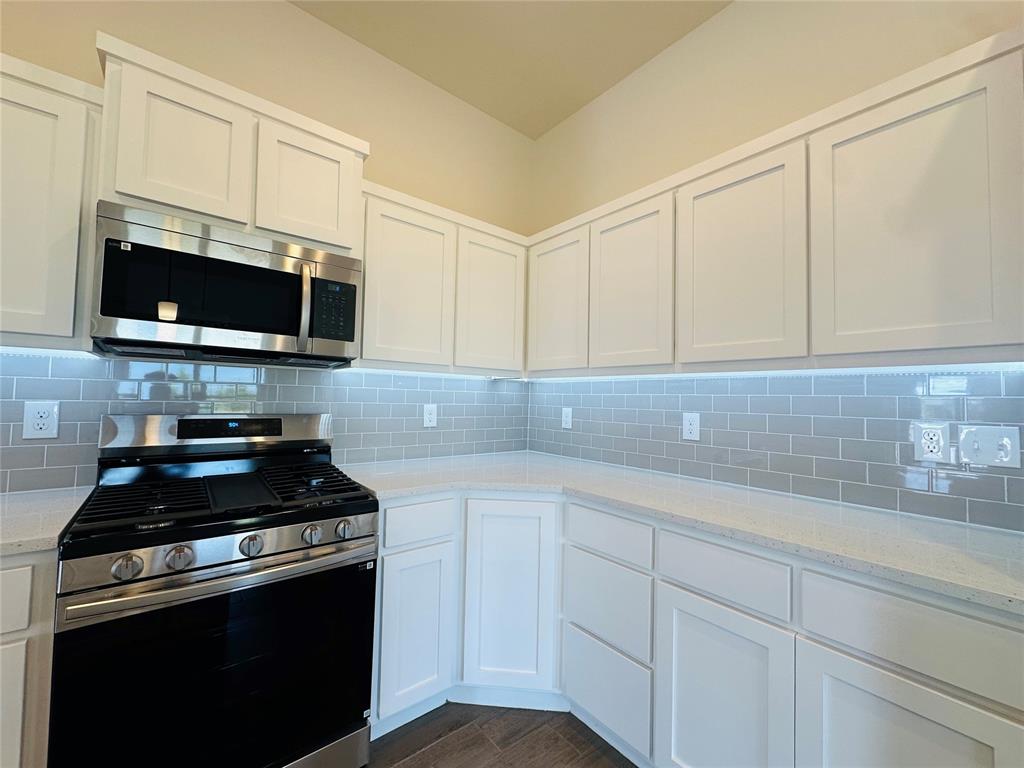 4113 Lynford Lane Property Photo 5